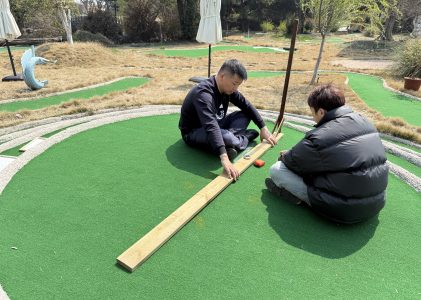 华夏游学龙凤谷教育营地做春分节气物候观测