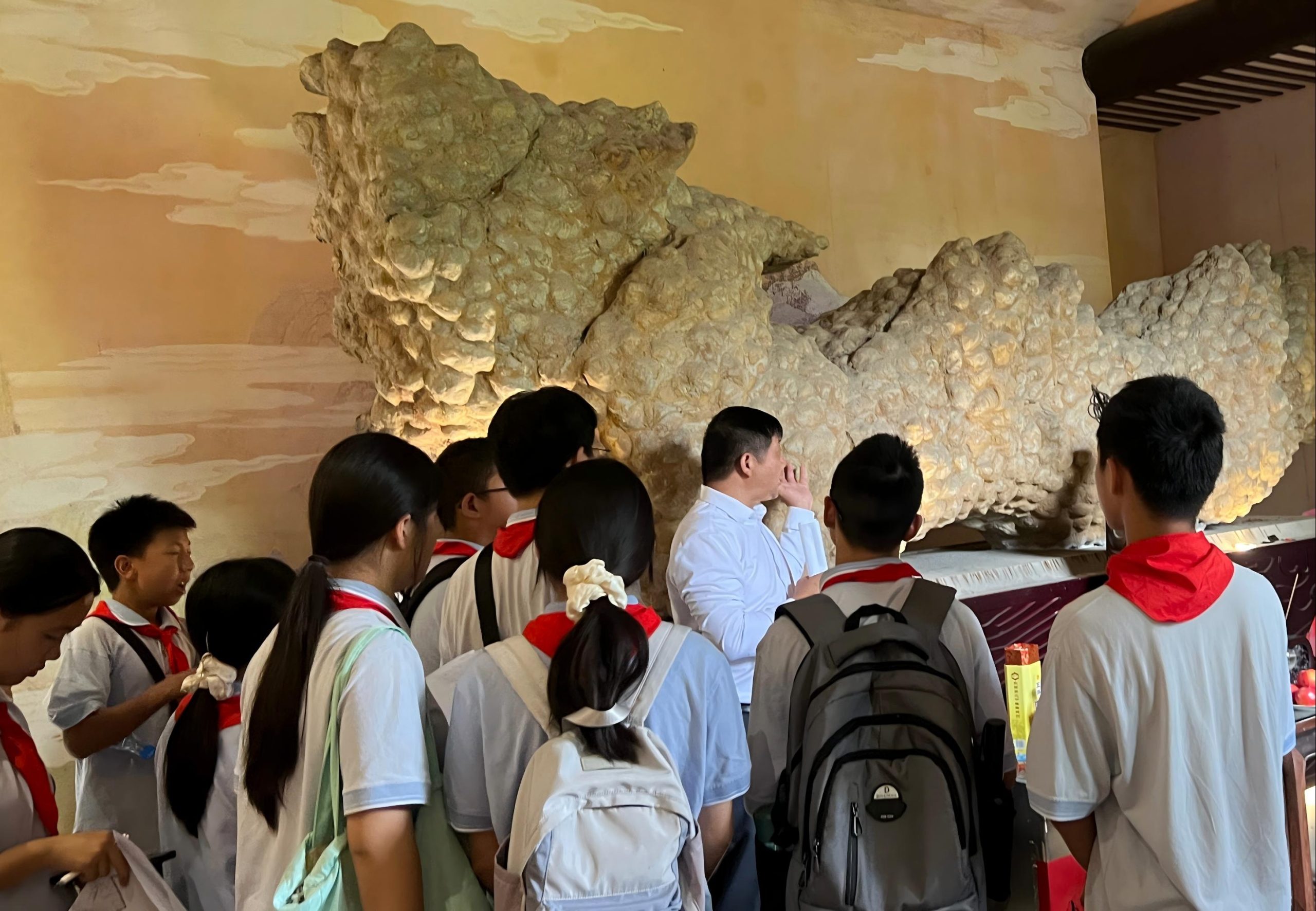 从地质考古到城市文明：一场跨越亿万年的科普对话